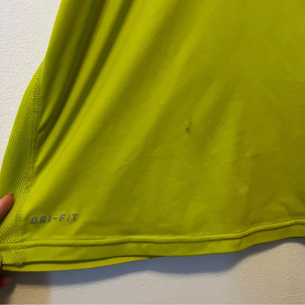 Nike‎ Dri Fit Breathable Cut Out Athletic T-shirt Size XL Running - Picture 4 of 13